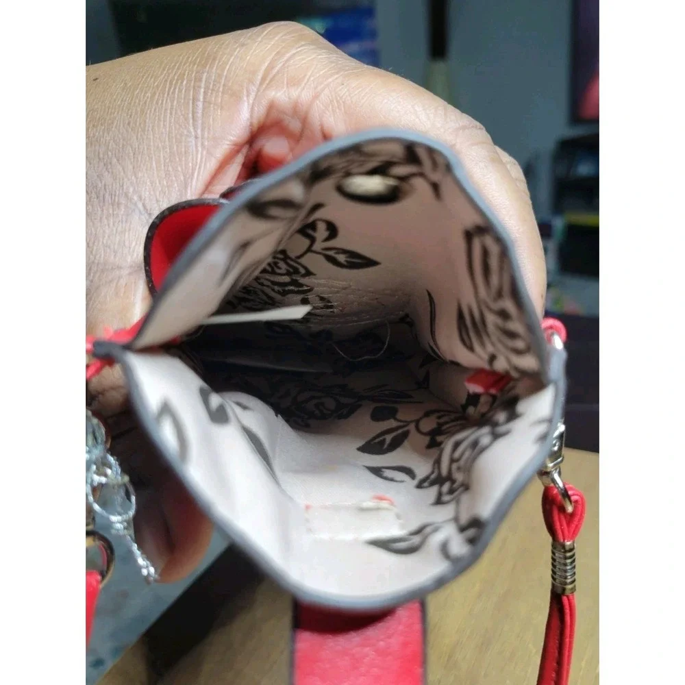 Red 3D Rose Floral Phone Crossbody Bag Tech Pouch with Card Slot